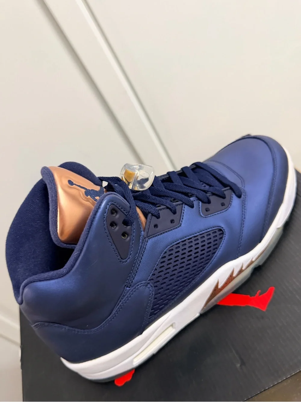 Jordan 5 Men's Navy Blue Athletic Sneakers - Sleek Performance Design